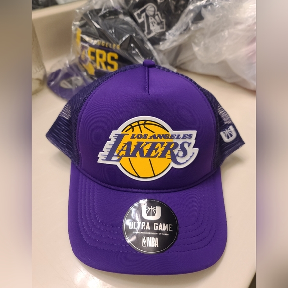 Ultra Game Lakers Trucker snapback - Picture 3 of 5